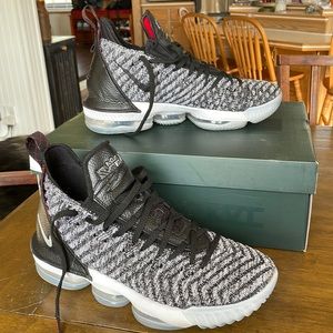 Lebron XVI